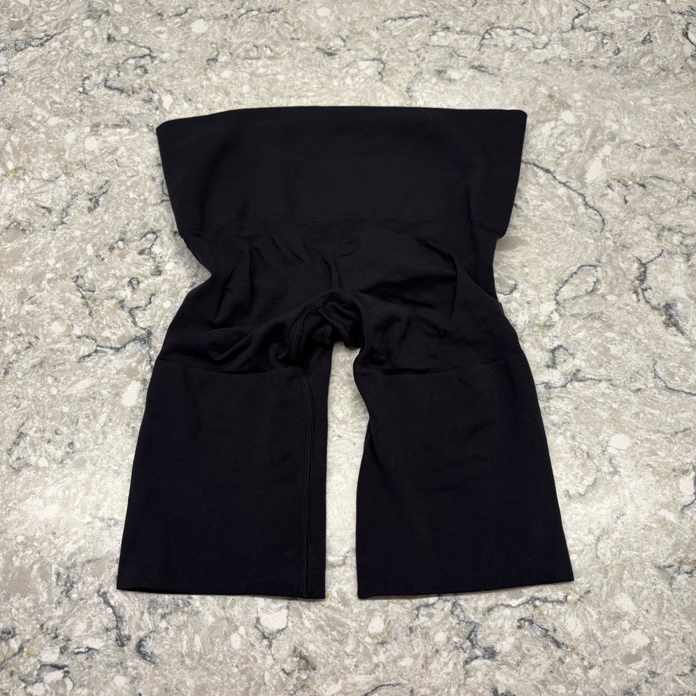 SKIMS Butt Lifting Shorts with Seamless Sculpt NWOT - Picture 6 of 9
